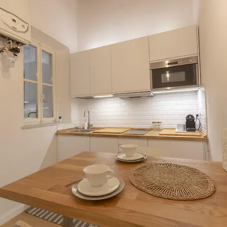 Florence Fiorino Apartment-2